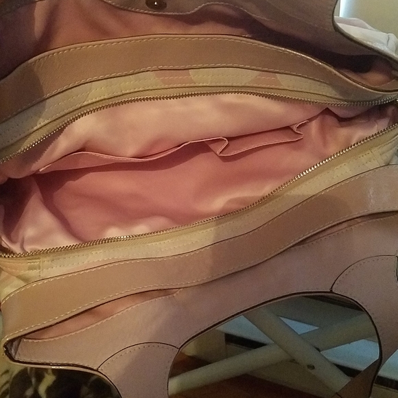 Coach shoulder bag light pink/ lavendar bag - Picture 3 of 4